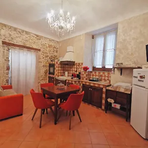  Holiday home Kito Ortigia